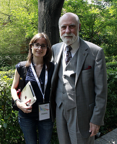 Vint Cerf y Marilín Gonzalo